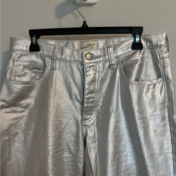 Universal thread high-rise, wide leg, silver metallic baggy jeans size. Size 8 - Picture 9 of 11